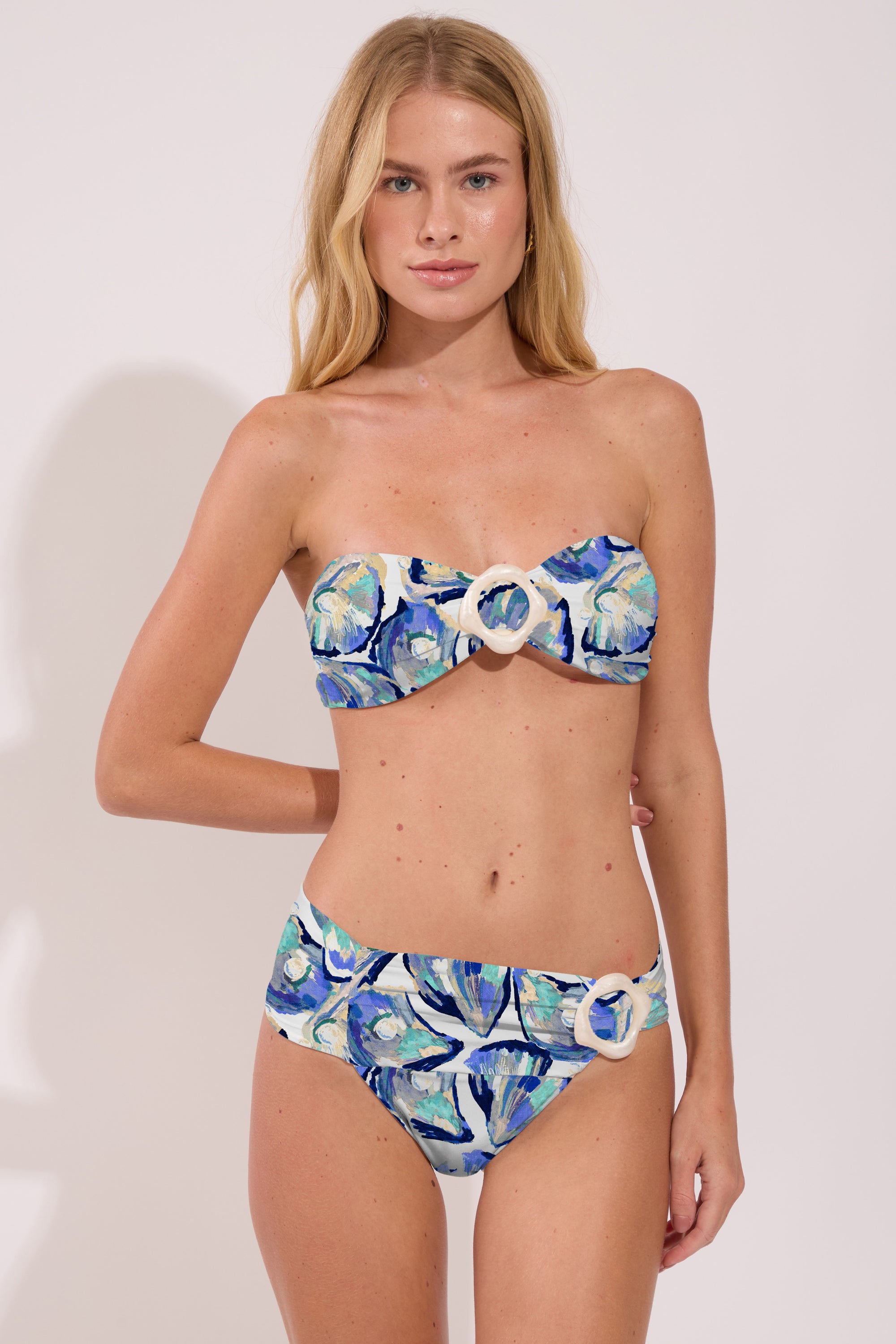 Classic bikini bottom from the Oyster collection with blue shell-inspired print